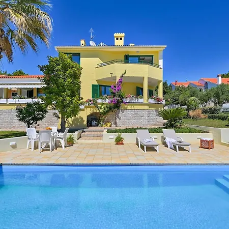 Oscar Zadarvillas *