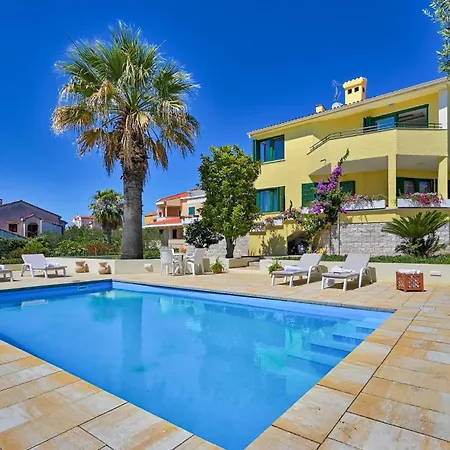 Oscar Zadarvillas Villa *